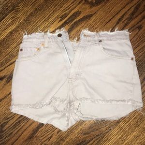 gray distressed levi jean shorts